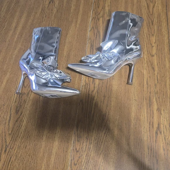 NEW Sam Edelman Esmae Stiletto Ankle Booties Silver Pointed Toes Size 6.5 - Picture 9 of 15